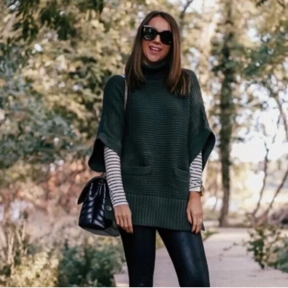 FA20 J. Crew Turtleneck Poncho Oversized Small Chuncky Knit Short Sleeve Sweater